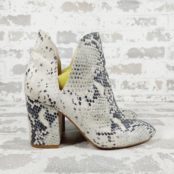 Steve Madden Rookie Snake Print Pull On Block Heel Ankle Boots T593 - Picture 5 of 16